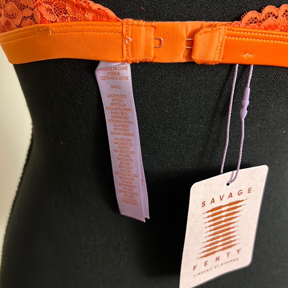 🆕SAVAGE X FENTY Orange Lace Bralette - Size: S - Picture 7 of 9